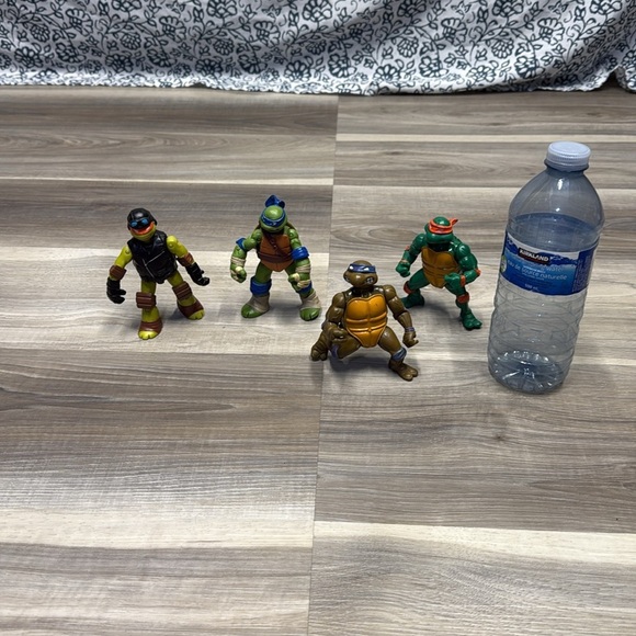 🏴 Ninja turtles Action Figures Set - Picture 3 of 6